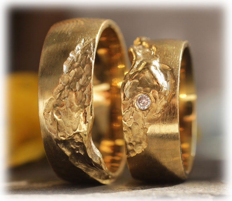 Exklusive Trauringe Hochzeitsringe IM136 aus Gelbgold mit Diamanten