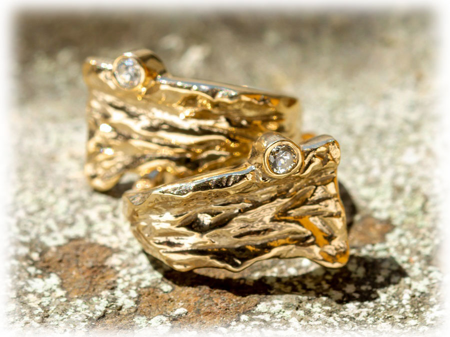Ohrringe aus Gelbgold Diamanten 0,06ct. gehaemmert IM115 IM130